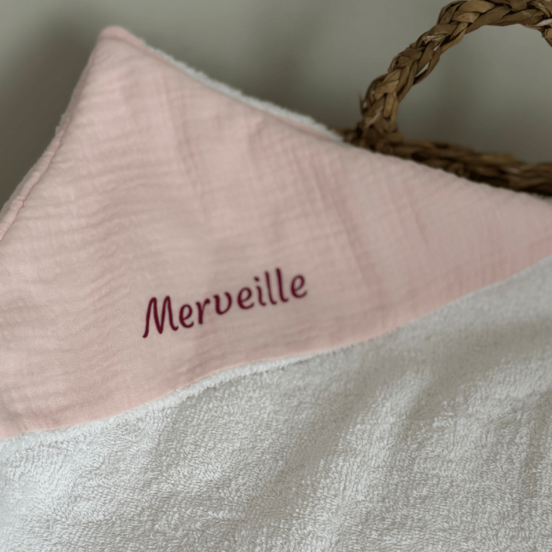 Cape de bain bébé personnalisée rose | Maïlu & Cie