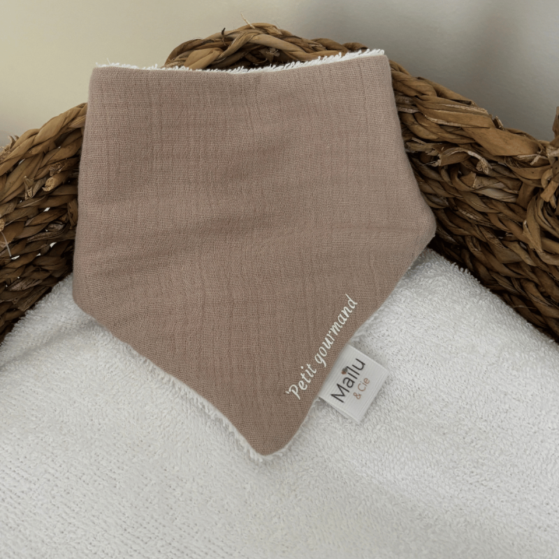 Bavoir bandana personnalisé beige| Maïlu & Cie