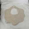 Bavoir fleur personnalisé beige rayé | Maïlu & Cie